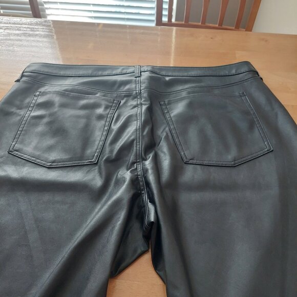 Old Navy Hise Rise OG Faux Leather Pants in Black Plus Size 24 - Picture 6 of 12